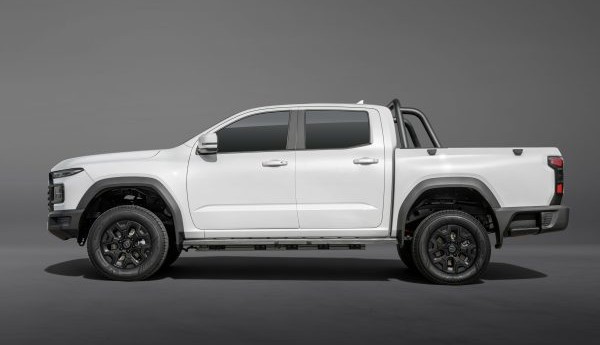 威麟R08 EV：纯电皮卡的“创富务实派”，是否能改写市场游戏规则？