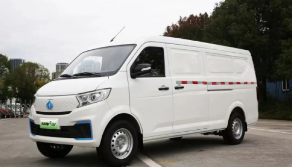 纯电轻客哪家强？长安跨越星V7EV实力满“电”立新标