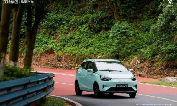 江铃集团新能源易至汽车全新易至EV3：安全，没有入门级