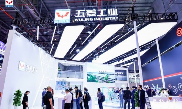 2025上海车展丨五菱工业解码”智造DNA”