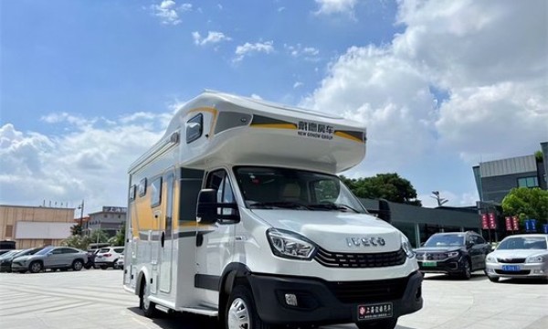 戴德自由风plus+双拓展四季房车